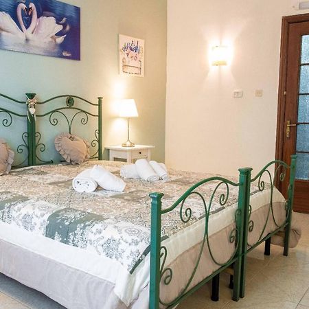 Little House Camilla Apartment Наполи Екстериор снимка
