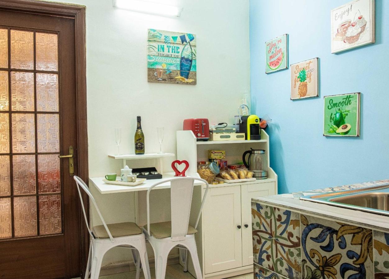 Little House Camilla Apartment Наполи Екстериор снимка